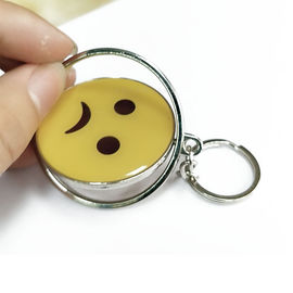 Het glimlachen van het Embleemkeychains van de Gezichtsdouane de Gele Cirkel met Milieuvriendelijk Metaal