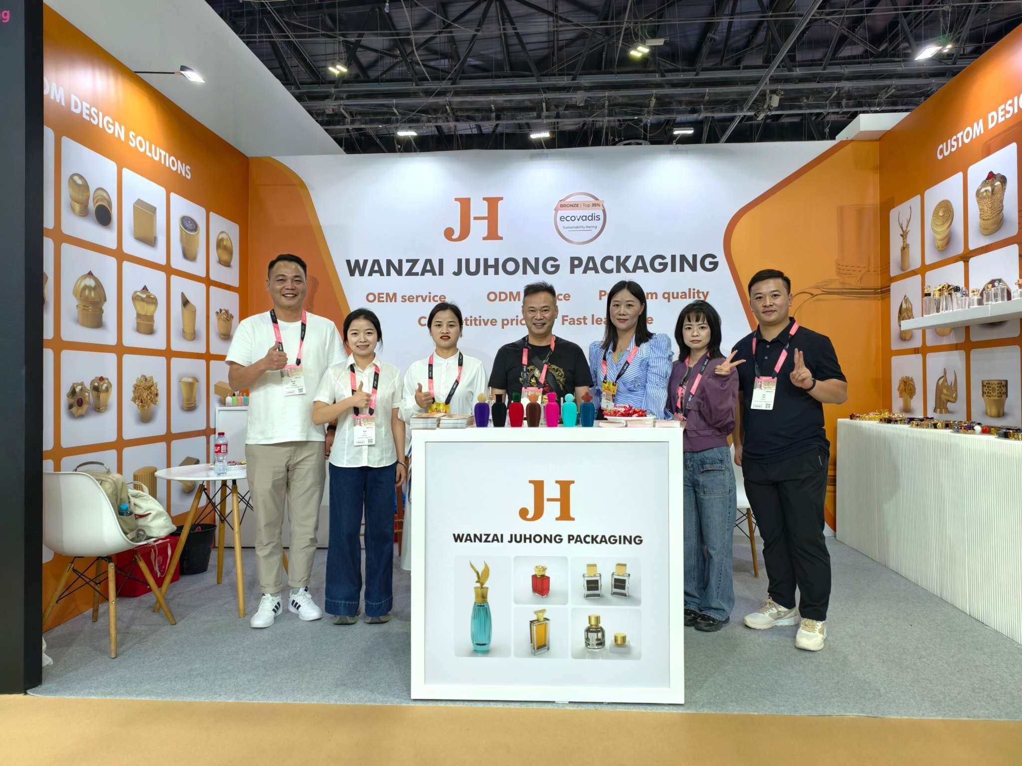 Laatste bedrijfsblogs Juhong Packaging schittert op Beautyworld Middle East 2025 in Dubai, met luxe Zamak-parfumsluitingen