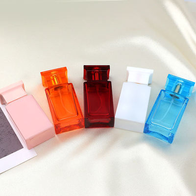 kopen Flessen van het fabrikanten regelen de In het groot Parfum, Transparante Hoge Witte Glasflessen, Schoonheidsmiddelen Verpakking online manufacture