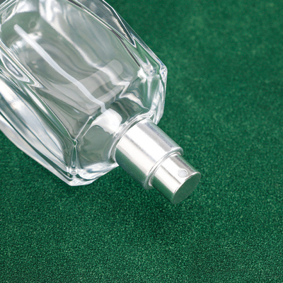 kopen Transparante 50 ml parfum lege fles vierkant geslepen ruitvormige 15 bajonet cosmetische fijne spray glazen fles online manufacture