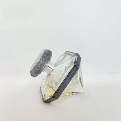 kopen Van de het Glasfles van Diamond Shaped Perfume Bottle 75ml 100ml van de de Persnevel dekt de Lege Fles met zamak Schoonheidsmiddelen Verpakking af online manufacture