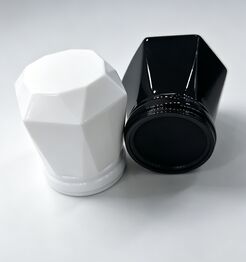 kopen Diamantgeslepen Zamak Parfumdop met Multifacet Geometrisch Ontwerp en Aanpasbare Afwerkingen online vervaardiging