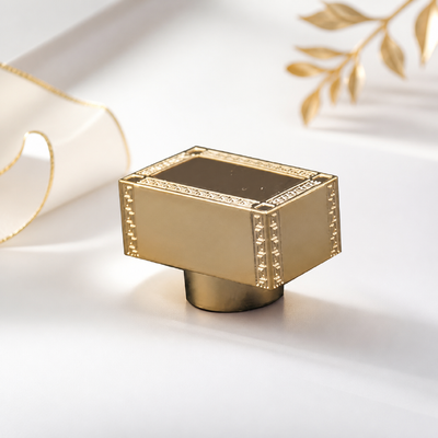 kopen Rechthoekig ontwerp Zamak Parfum Cap met goud elektroplatering voor aanpasbare luxe parfumflessen online vervaardiging