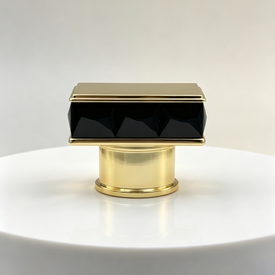 kopen High-End Glanz Zwart Ruitvormig Vierkante Zamac Parfumdop Galvanisch Goud Zinklegering Parfumfles Dop Aangepaste Maat Voor Glazen Parfumverpakking online vervaardiging