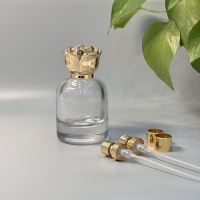 Gepersonaliseerde bloemvormige zinklegeringsmetalen parfuumkap voor elegante en duurzame geurverpakking met aangepast logo