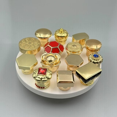 Custom Logo Parfum Fleskappen Voor FEA15 Glasfles Universele compatibiliteit Goudplatering
